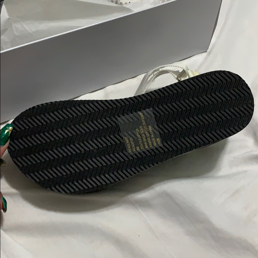 Sandals - Picture 4 of 4